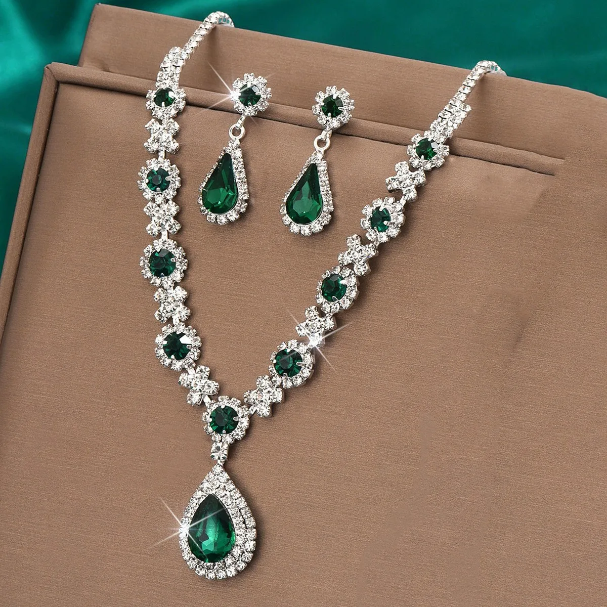 Ensemble de 3 colliers gouttelettes de cristal pour femmes, avec boucles d'oreilles, accessoires pour robe de soirée