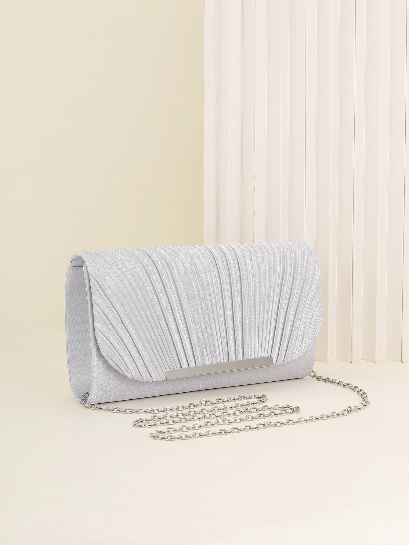 Pochette Plissée Élégance petit sac carré avec chaîne, design plissé, adapté aux fêtes, mariages, bals de fin d'année, banquets