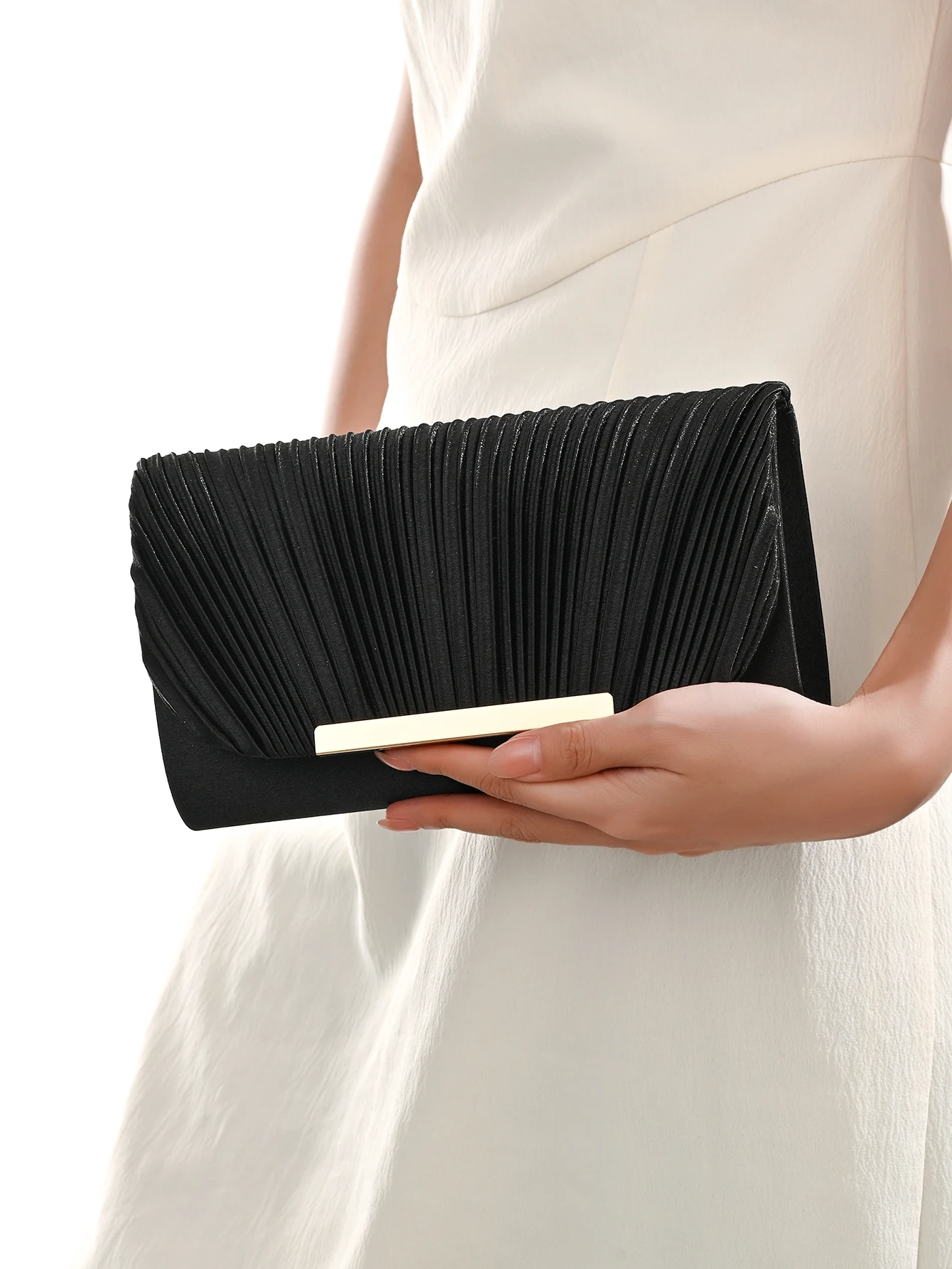 Pochette Plissée Élégance petit sac carré avec chaîne, design plissé, adapté aux fêtes, mariages, bals de fin d'année, banquets