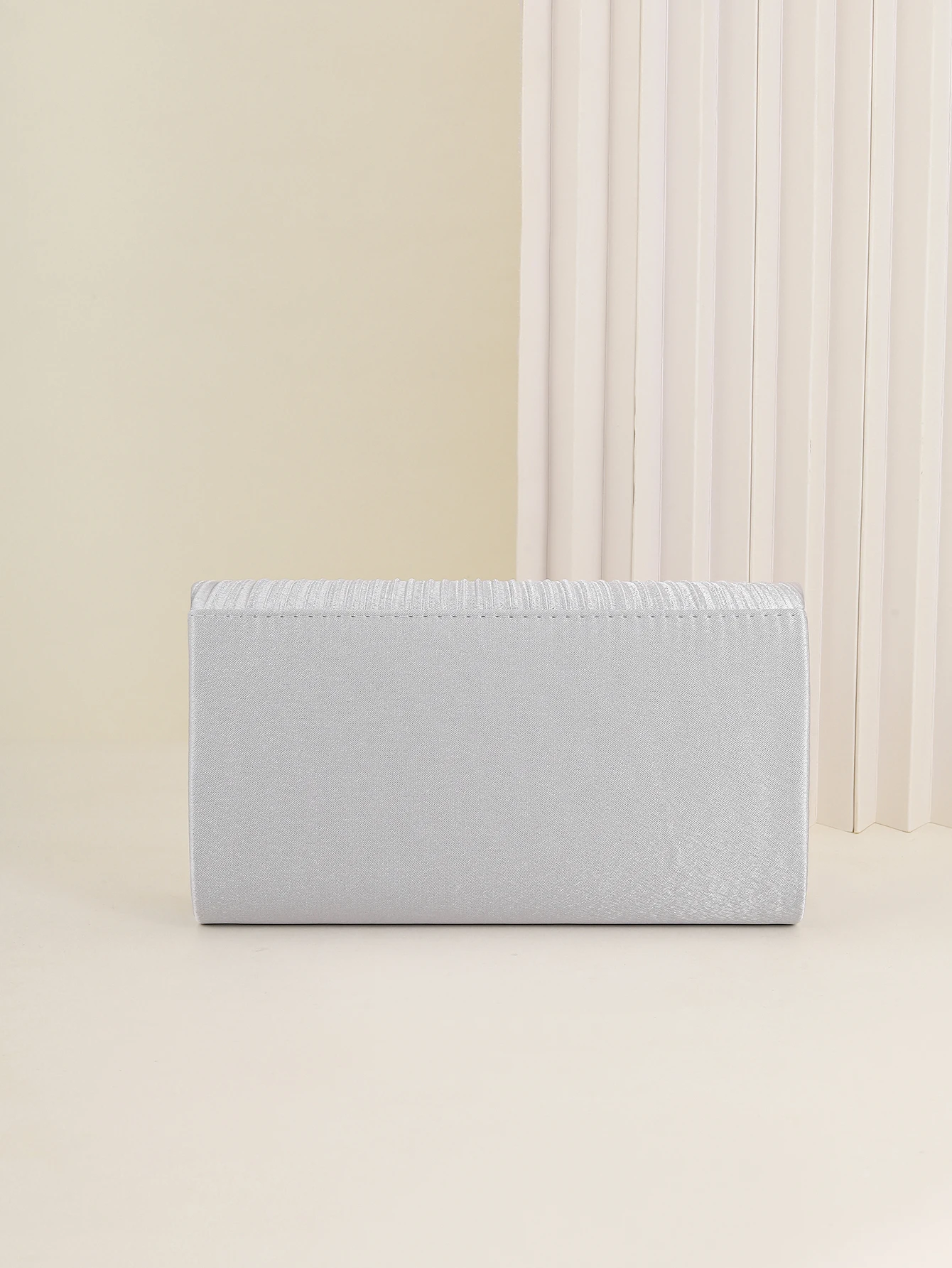 Pochette Plissée Élégance petit sac carré avec chaîne, design plissé, adapté aux fêtes, mariages, bals de fin d'année, banquets