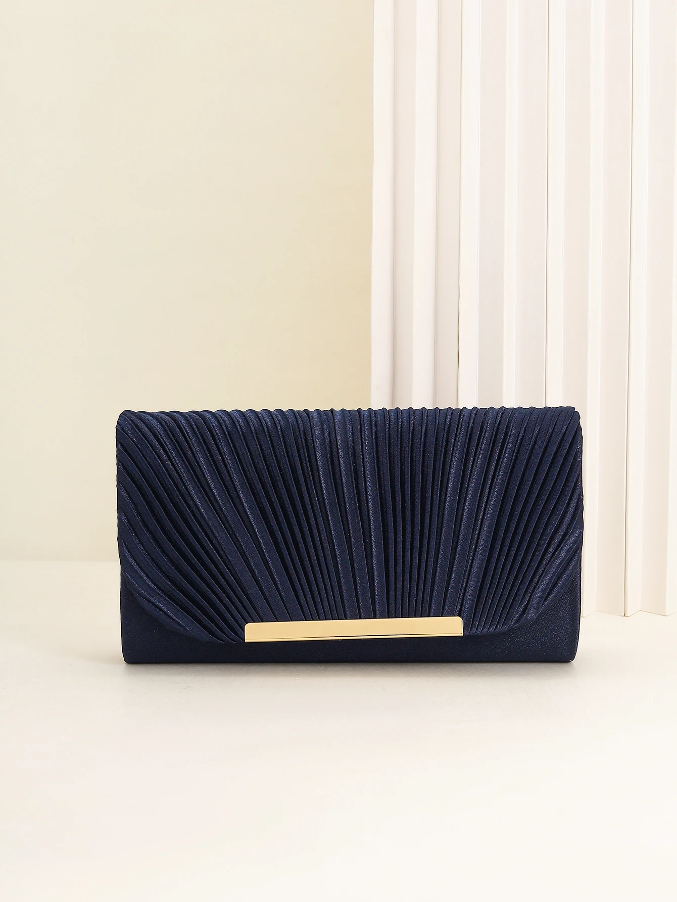 Pochette Plissée Élégance petit sac carré avec chaîne, design plissé, adapté aux fêtes, mariages, bals de fin d'année, banquets
