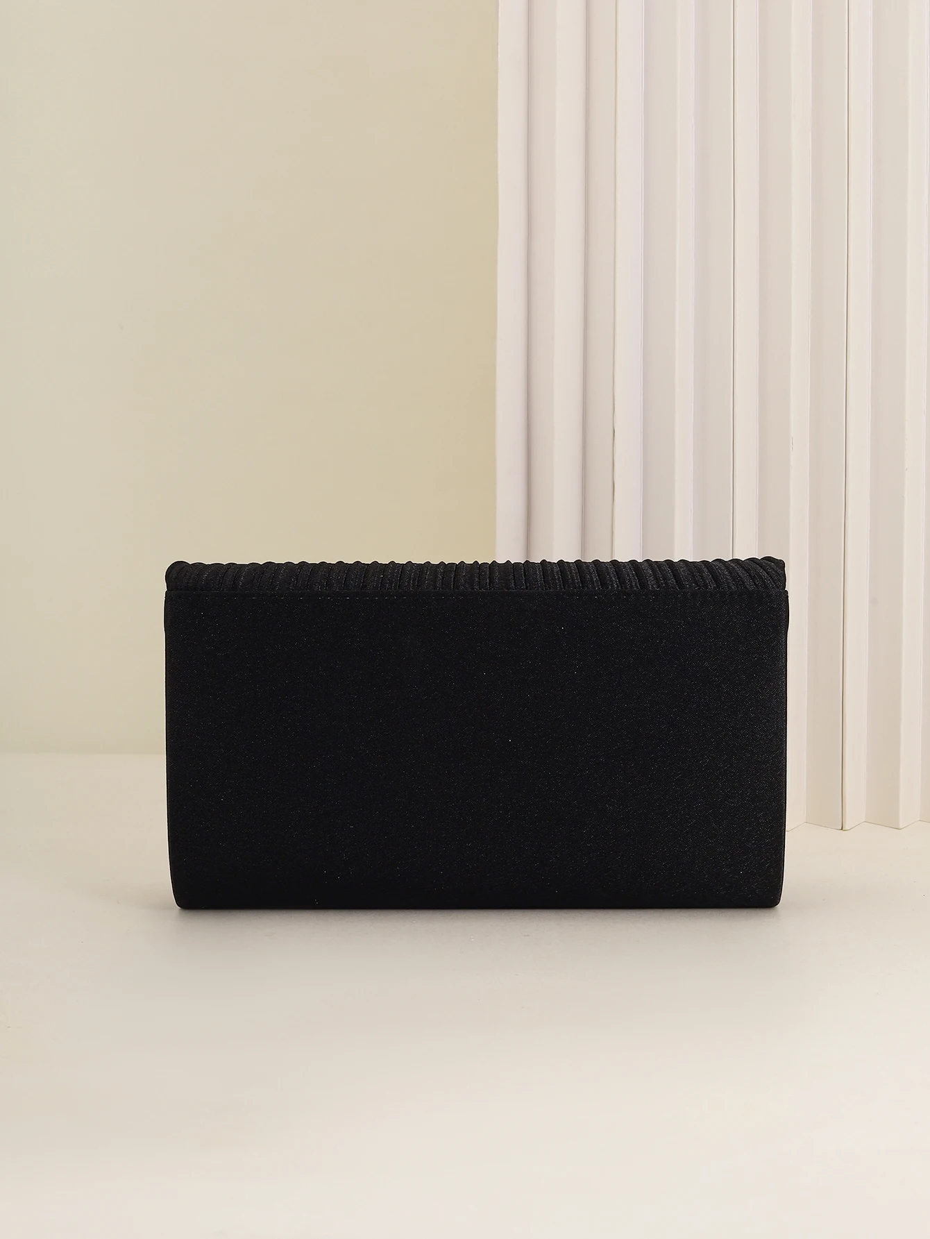 Pochette Plissée Élégance petit sac carré avec chaîne, design plissé, adapté aux fêtes, mariages, bals de fin d'année, banquets