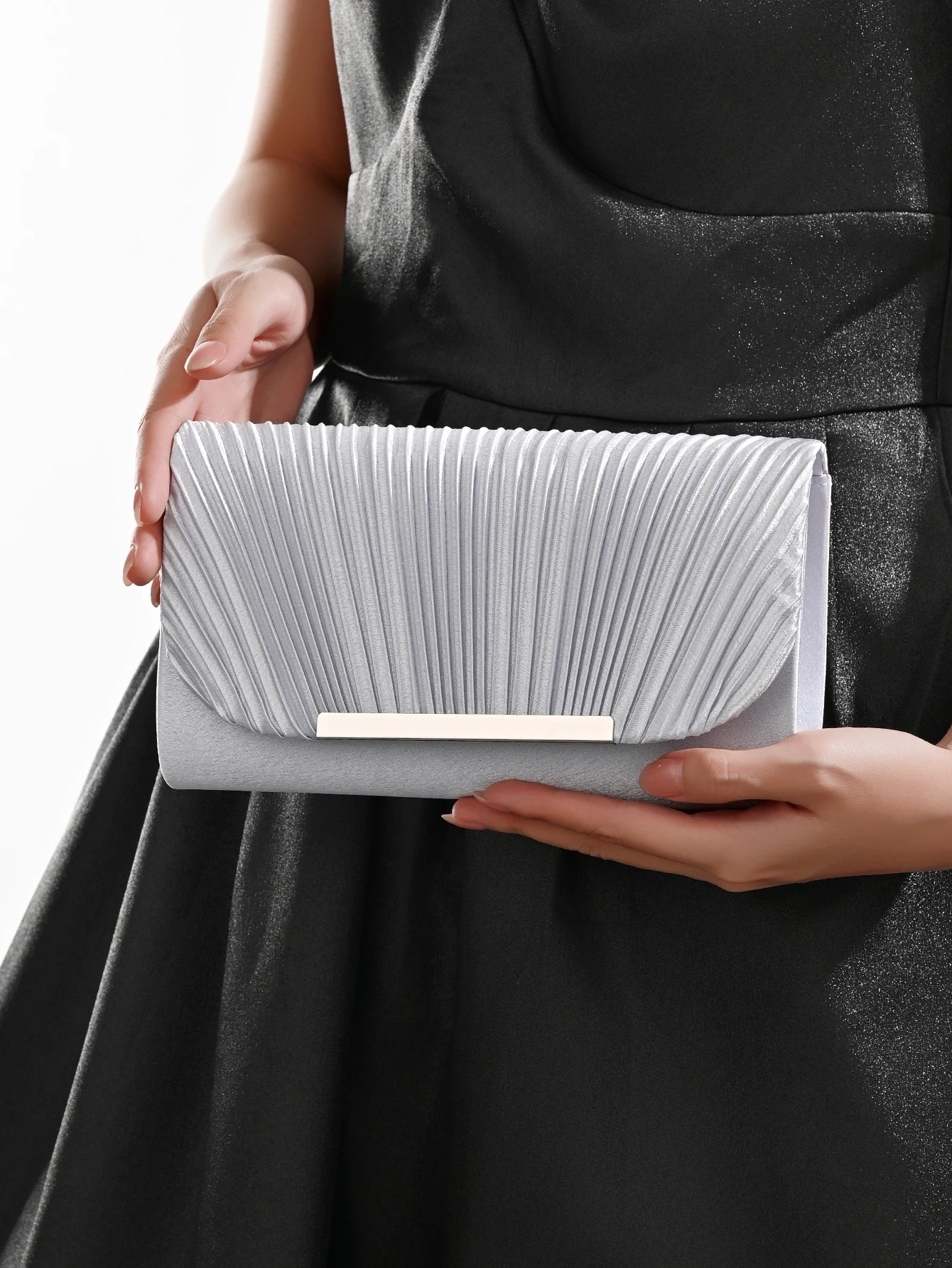 Pochette Plissée Élégance petit sac carré avec chaîne, design plissé, adapté aux fêtes, mariages, bals de fin d'année, banquets