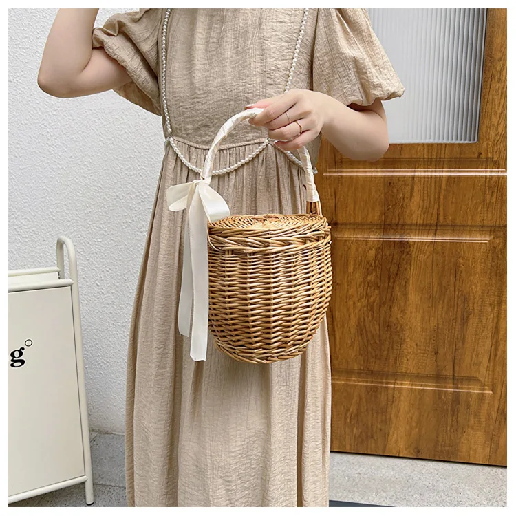 Sac en osier pour femme, sac de plage d'été en rotin naturel, sacs seau en paille avec couvercle, sacs à main tissés à la main, décoration intérieure et pique-nique